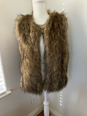 Tanmimg Faux Fur Vest with Black Lining